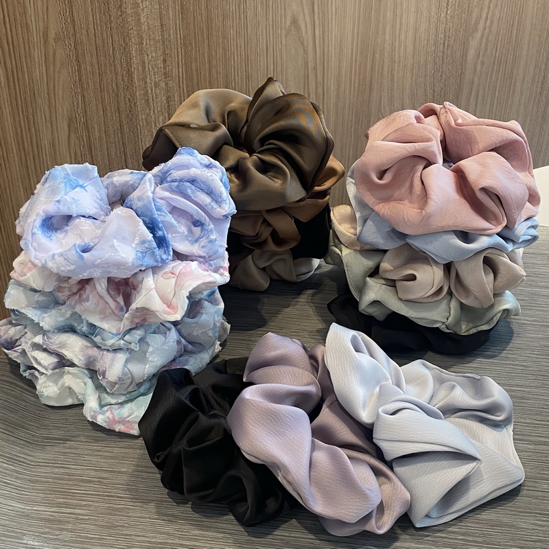 Scrunchie Satin Set - سكرونشي حرير للنساء والفتيات ، أربطة