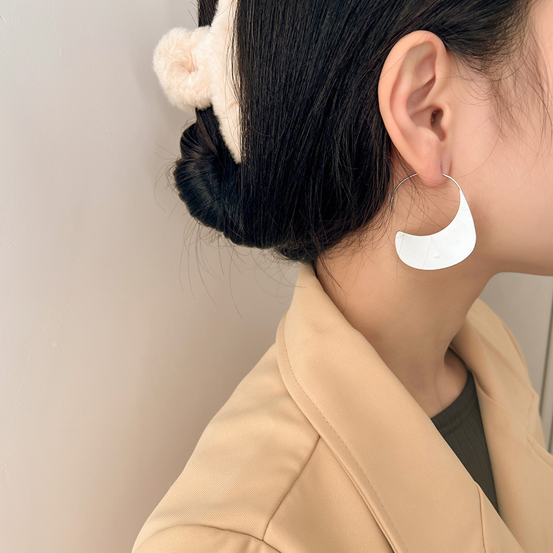 أقراط دائرية كبيرة مبالغ فيها  - مراجعة Statement Earrings Oversized وسعره
