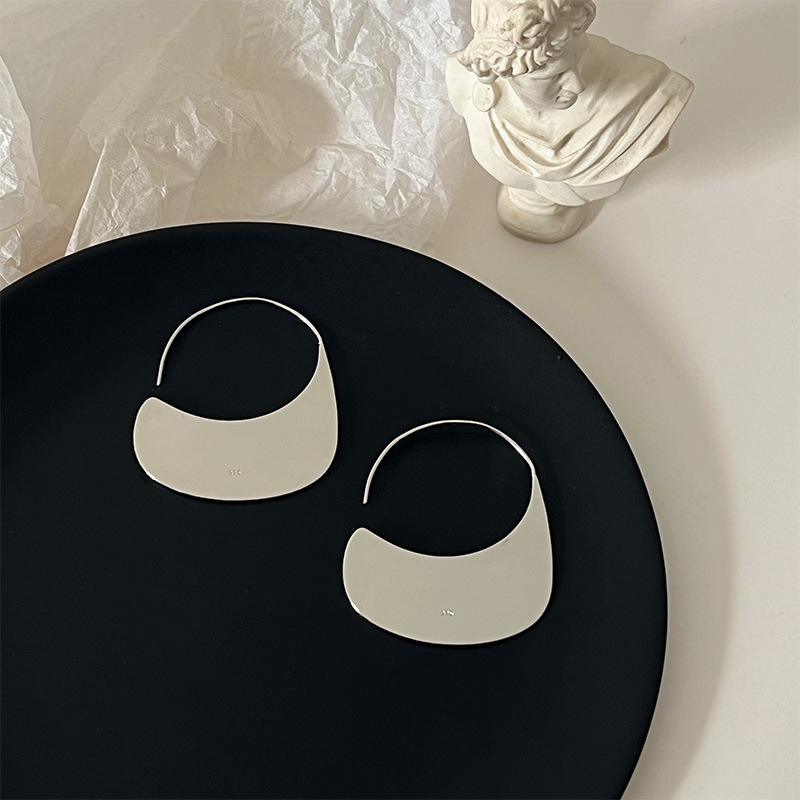 أقراط دائرية كبيرة مبالغ فيها  - مراجعة Statement Earrings Oversized وسعره