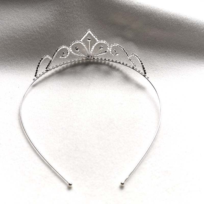 تاج زفاف فضي اللون مرصع بالأحج - مراجعة Women Knight Accessories وسعره