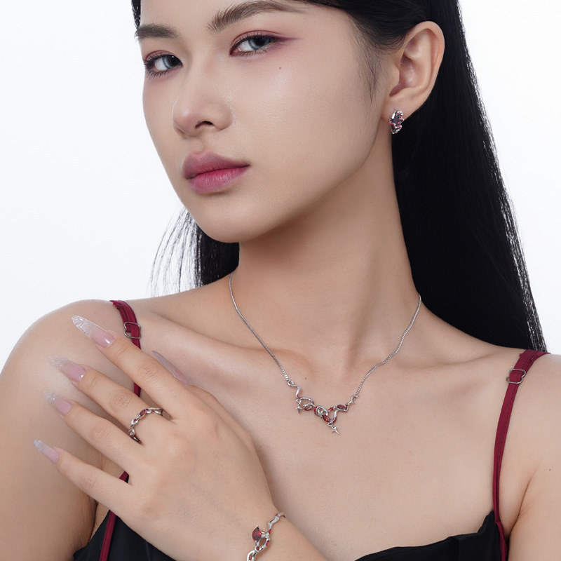 F.I.N.S الشرير S925 فضة الأفعى - مراجعة Statement Earrings Oversized وسعره