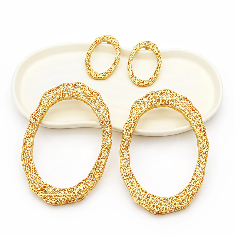 أقراط IVOG ذهبية اللون غير منت - مراجعة Statement Earrings Oversized وسعره