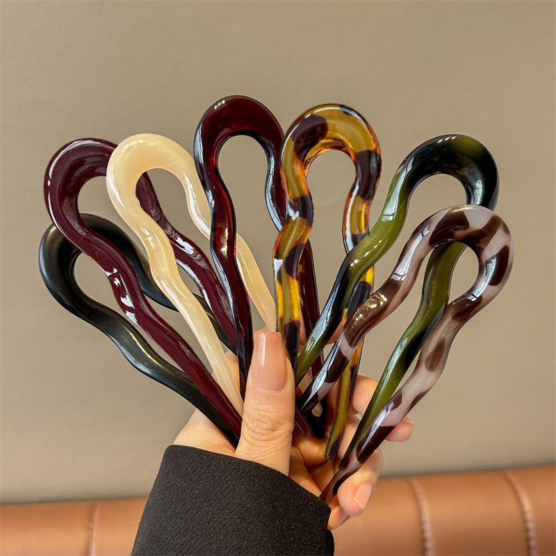 دبوس شعر أنيق من الأكريليك على - مراجعة Women Knight Accessories وسعره
