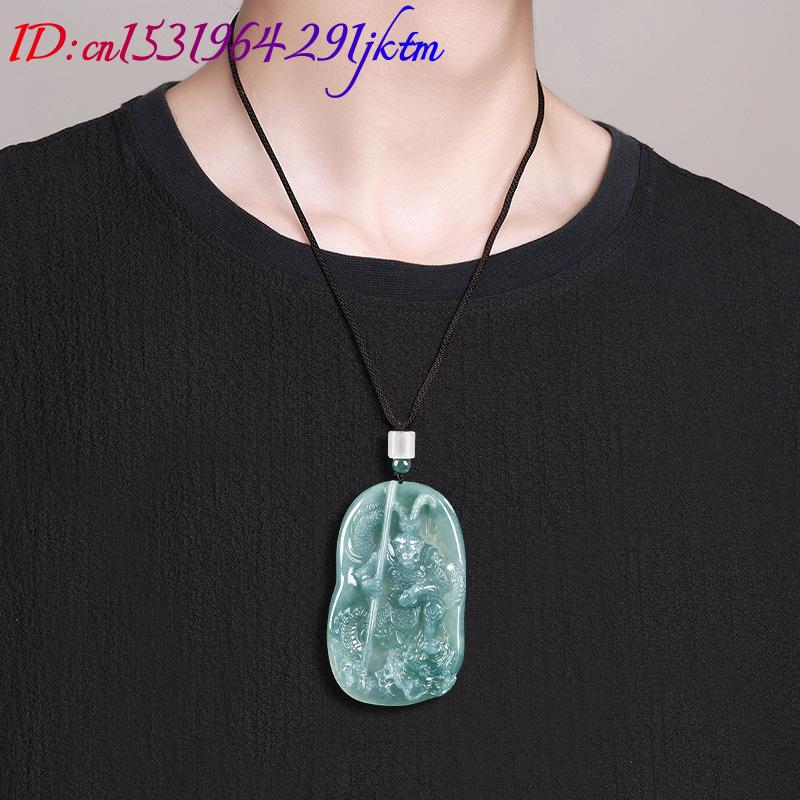 قلادة الملك القرد من اليشم الب - مراجعة Woman Accessory وسعره
